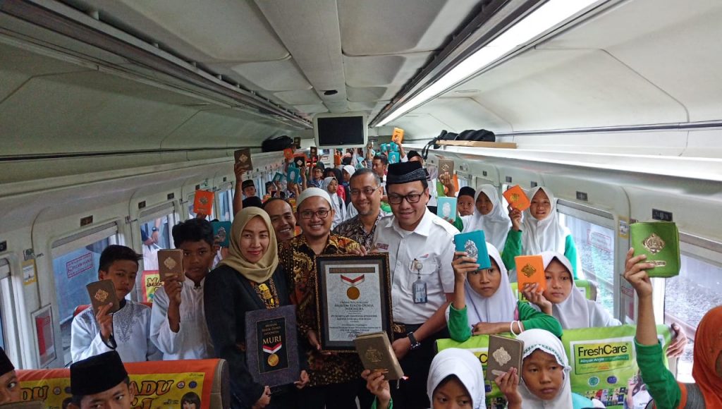 Muharram Berbagi bersama 100 anak PT KAI DAOP IV Semarang