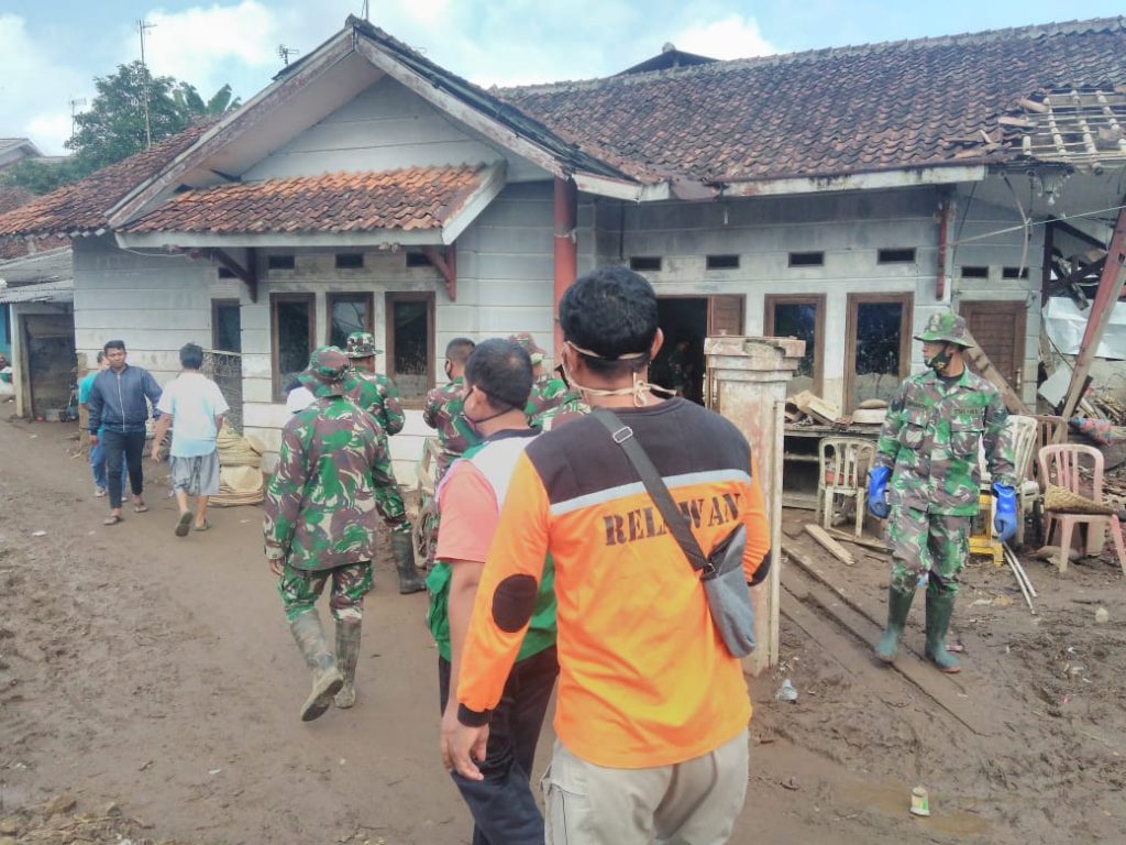Bantu Korban Banjir Sukabumi, Lazis Jateng berangkat Tim Java Rescue