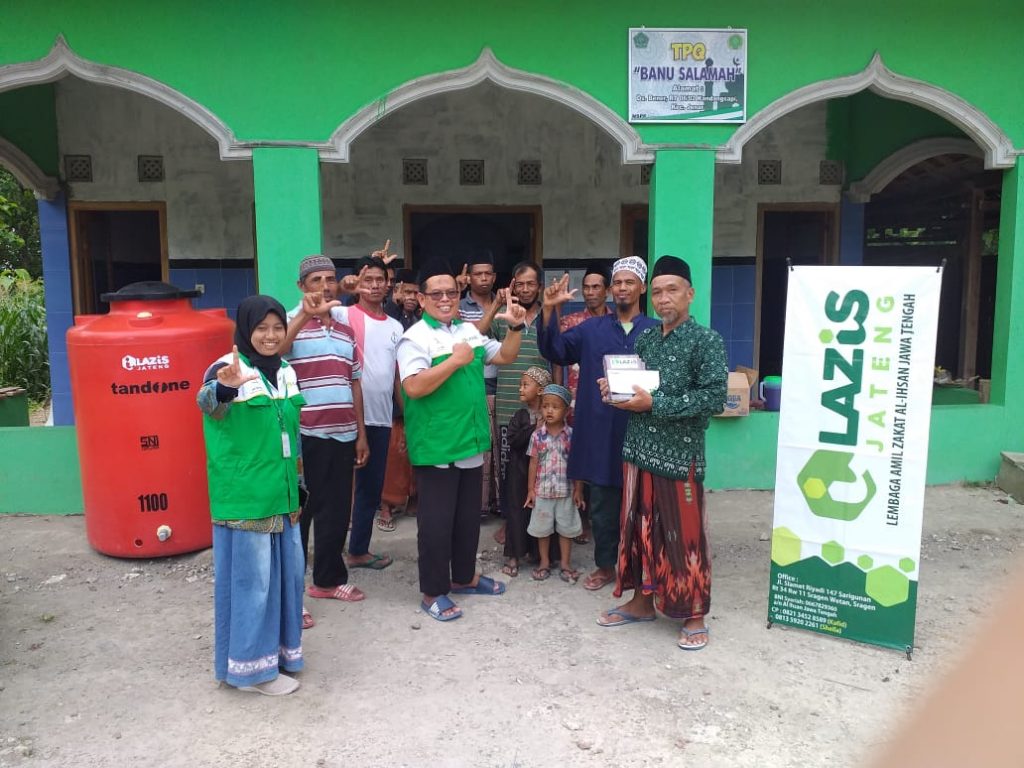 Peduli Masjid Pelosok, LAZiS Jateng Beri Bantuan Tandon Air