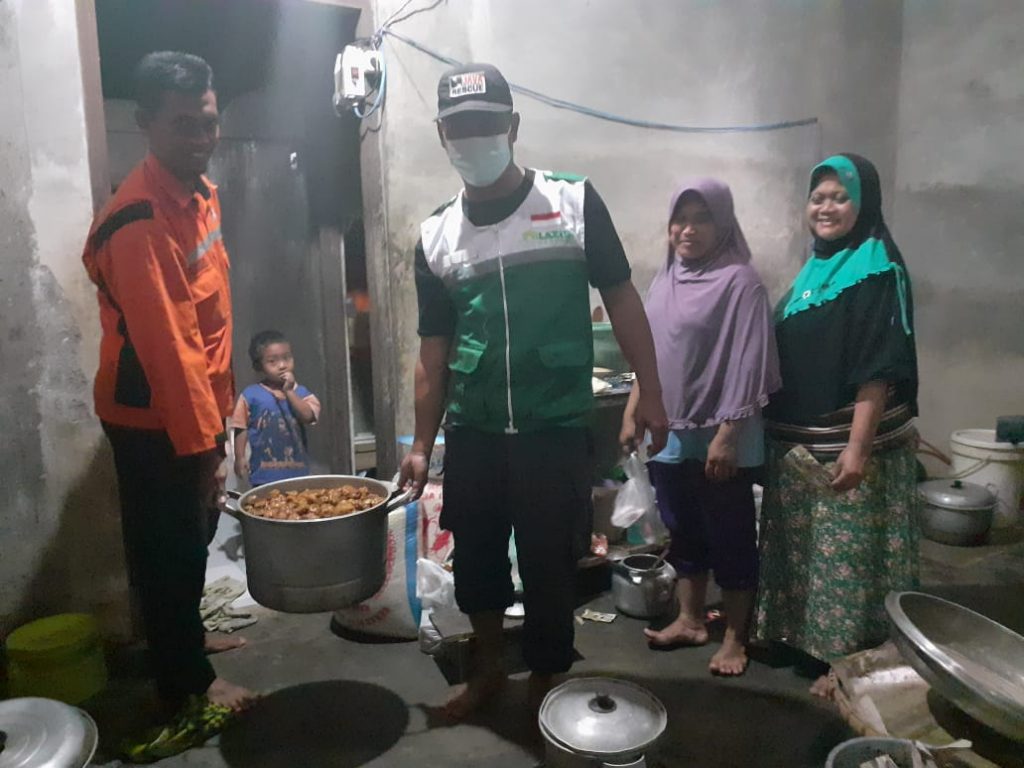 Banjir Masih Rendam Desa Dorang Jepara, Relawan Java Rescue LAZiS Jateng Turun