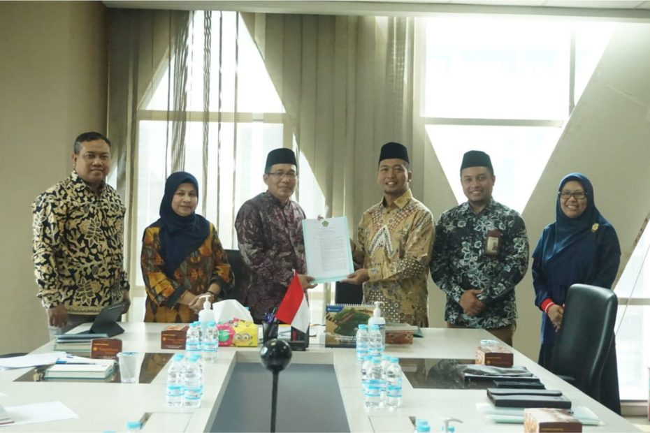 Penyerahan SK Lazis Jateng