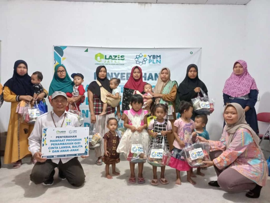 Bersama YBM PLN, LAZiS Jateng Salurkan Bantuan Gizi Anak & Lansia