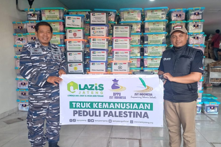 Truk Kemanusiaan Peduli Palestina Tiba di Pelabuhan Tanjung Priok