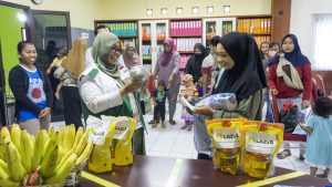 Peringatan HGN di Semarang ; Main Games, Edukasi Gizi & Berbagi Paket Sehat untuk Para Ibu