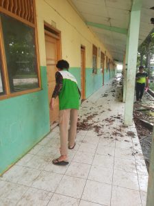 Sigap Melayani Umat, LAZiS Jateng Bantu Bersihkan Fasum Pasca Banjir Demak