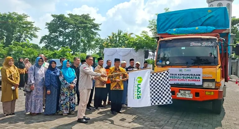 LAZiS Jateng Berangkatkan Kembali Truk Kemanusiaan Peduli Sumatra Jilid 2