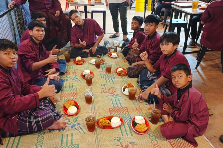 buka bersama anak yatim