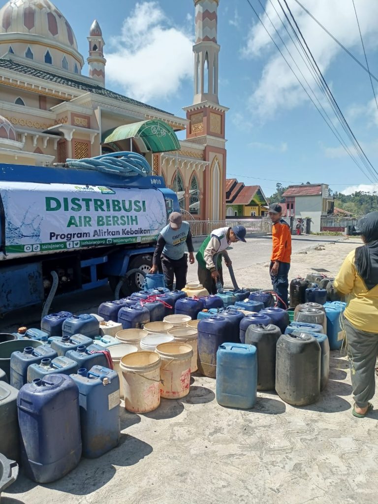 Penyaluran 13.600 Liter Air Bersih untuk Warga Terdampak Kemarau di Pemalang
