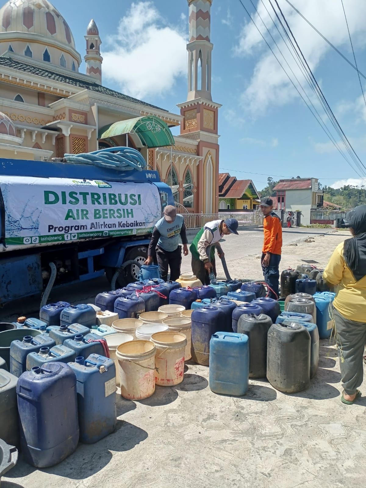 Penyaluran 13.600 Liter Air Bersih untuk Warga Terdampak Kemarau di Pemalang